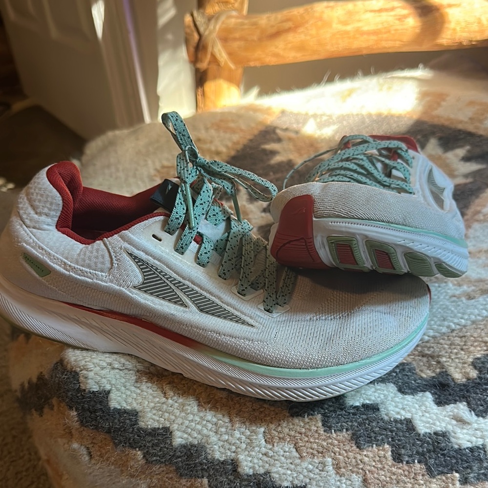 Altra Women's Escalante 3 Running Shoes in White, Teal & Pink - Picture 2 of 6
